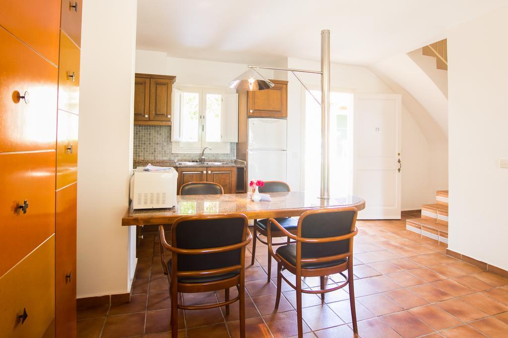 Club Pueblo Menorquin Apartment Ситадела Екстериор снимка
