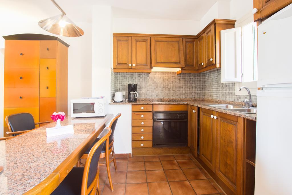 Club Pueblo Menorquin Apartment Ситадела Екстериор снимка