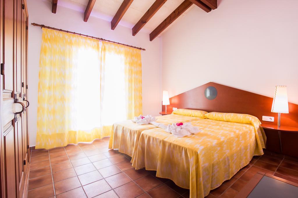 Club Pueblo Menorquin Apartment Ситадела Екстериор снимка
