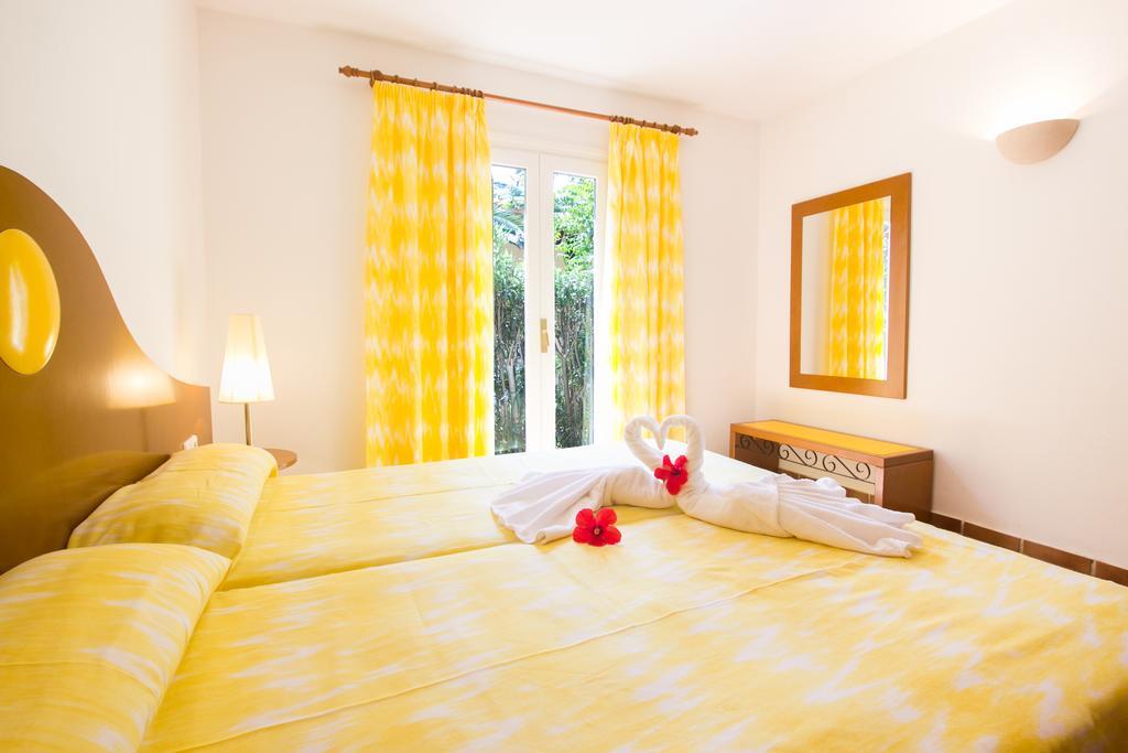 Club Pueblo Menorquin Apartment Ситадела Екстериор снимка