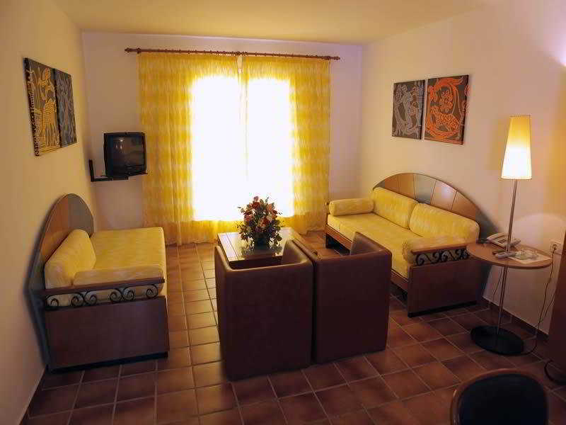 Club Pueblo Menorquin Apartment Ситадела Екстериор снимка